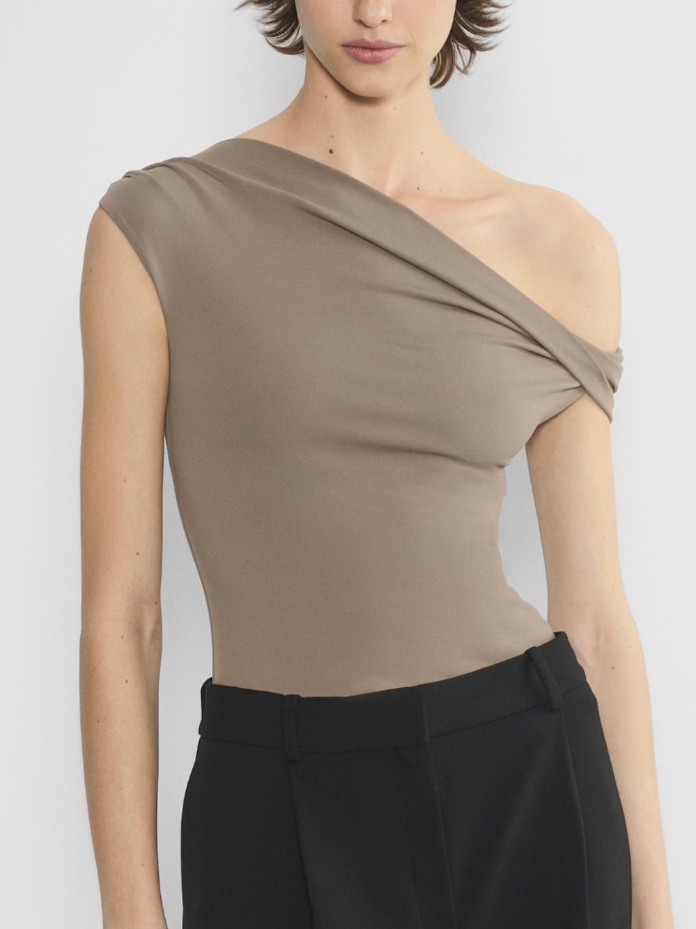 Aritzia Original Contour Ravish Top